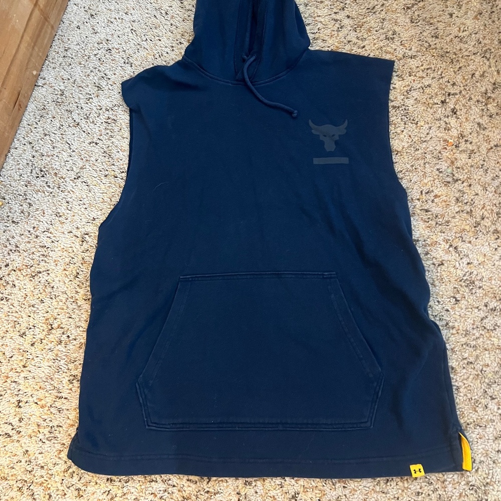 Men’s sleeveless hoodie
